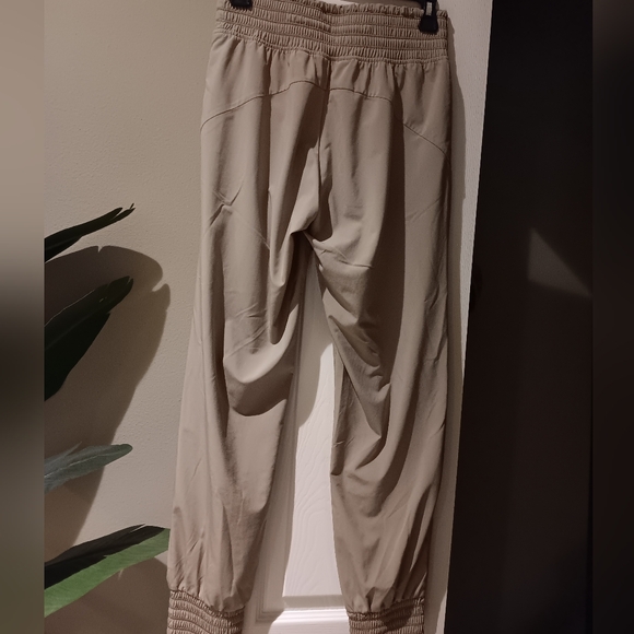 Athleta jogger pants - Picture 4 of 8